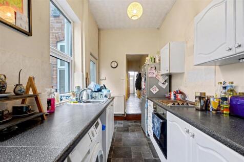 Kitchen_2.jpeg