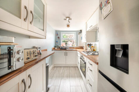 1373809-10-690de9...