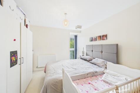 CAM02773G0-PR0360-STILL002