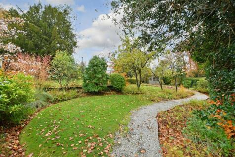 5 bed, 3 bath Detached in Sheffield - Photo 24