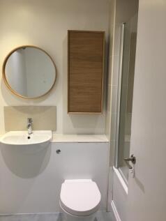 8c Canon Street Bathroom