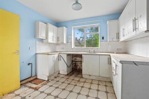 Kitchen_2.jpeg