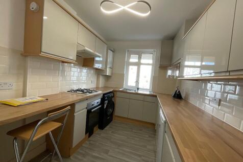 KITCHEN 12'6 x 8'