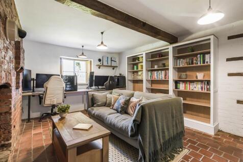 Lower End Farmhouse, 10 High Street South, Tiffiel