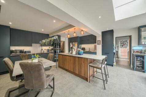 Kitchen/Dining/Famil