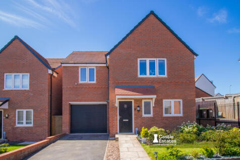 Four bedroom detached house for sale