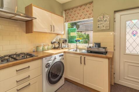 Kitchen image 3
