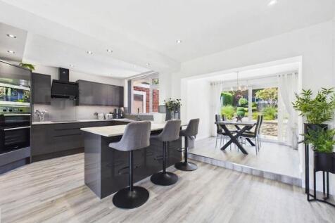 Open-Plan Kitchen/Living