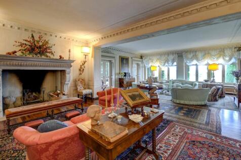 Renovated period vil