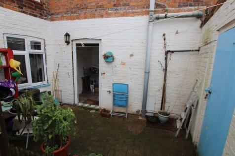Rear Garden photo 2