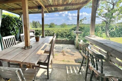 Garden - Dining 1.jpeg