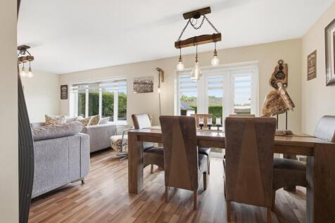 12 Boswell Close, High Green 09.jpg