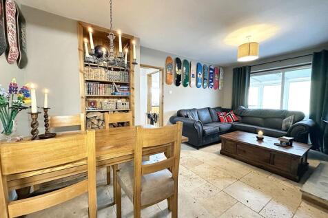 Sitting/Dining room