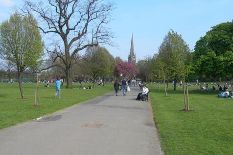 Clissold_Park,_Stoke_Newington_-_geograph.org.uk_-
