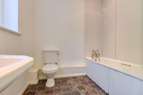 183 Elm Grove Bathroom (2)