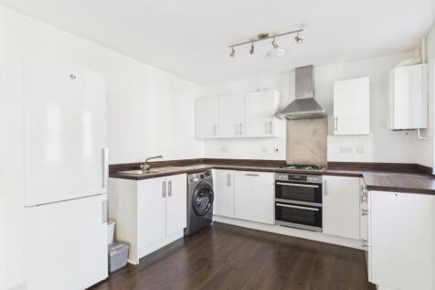 CAM01721G0-PR0085-STILL009