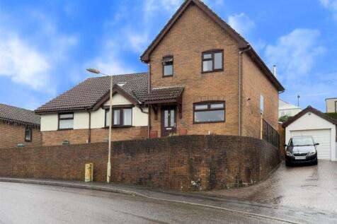 7 Coed Y Canddo Road.jpg