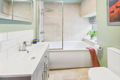 CAM03481G0-PR0115-STILL009