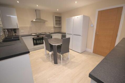 6 Bedroom Semi-Detached in RG2 7BD