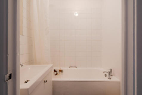 264815 - Peabody Estate, Camberwell Green SE5 -...