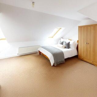 Key features: TWO ROOMS AVAILABLE IN SIX BEDROOM HOUSE SHARE, washer/dryer, decked garden, 2 ensuites. This SPACIOUS 6 double bedroom student house sits just off Fishponds Road, placing you moments fr