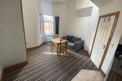 Kitchen/ Living Area