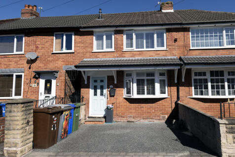 3 Bedroom mid Terraced for Sale with useable loft