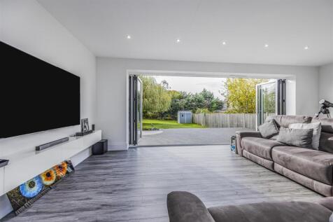 31 Lovedean Lane, Waterlooville-PorticoMarketing-S