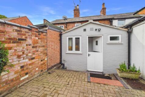 Rear Courtyard Garden
