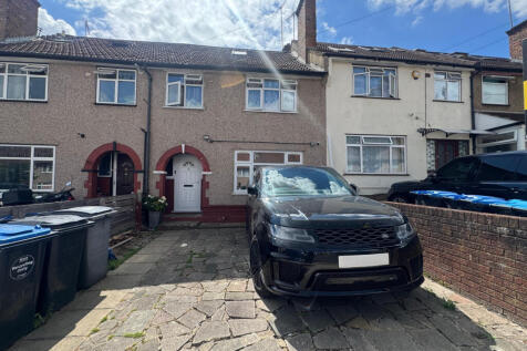 5 bed terraced house for sale