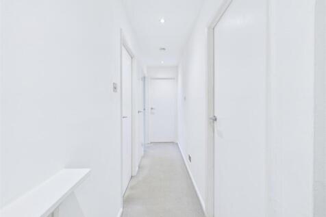 CAM04279G0-PR0251-STILL020.jpg