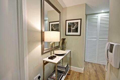 Flat 2 6 Holford Way - Hallway