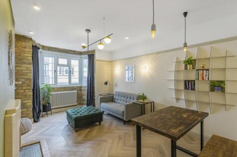 2 Bedroom Flat in SW16 5NG