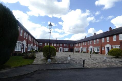 4 Bedroom House in OL4 5RG