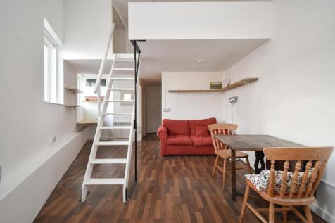 Front first floor flat