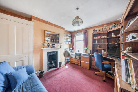 1347042-15-68b806...