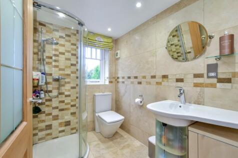 Ensuite Shower-WC to Master Room-WC