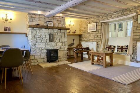 Sitting Room.JPEG