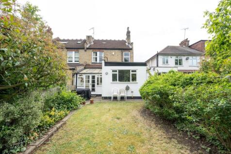 Buckingham Road, E11