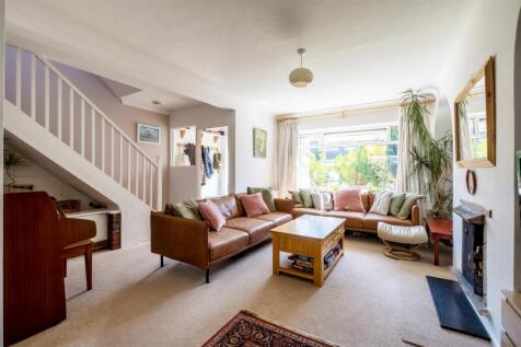 23 Saint Giles Close-6.jpg