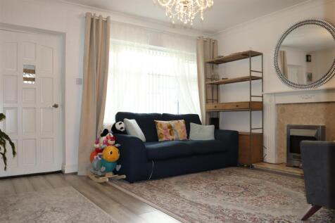 Open plan Lounge & Dining area