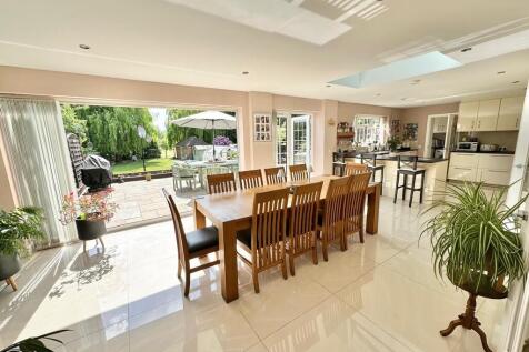 IMG-20250520-WA00...