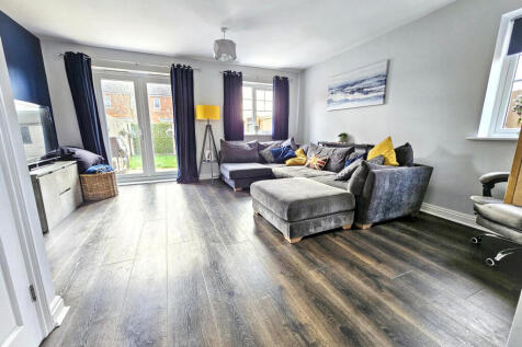 Living Room (2)