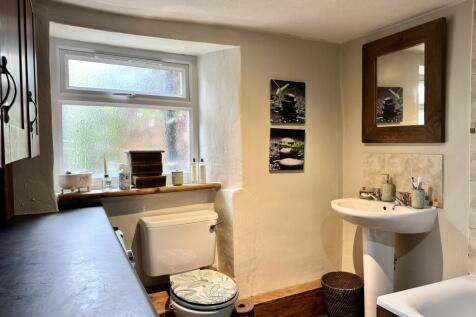 Family Bathroom/Utility Room