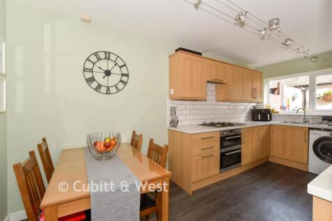 Kitchen/ Dining Room