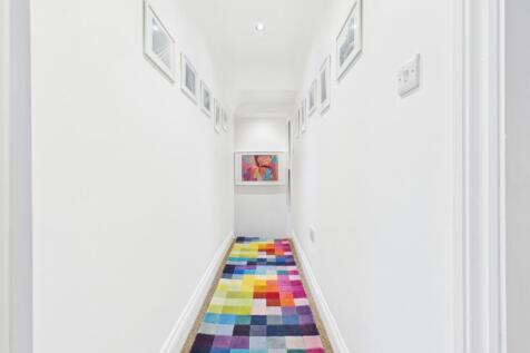 CAM02195G0-PR0091-STILL001