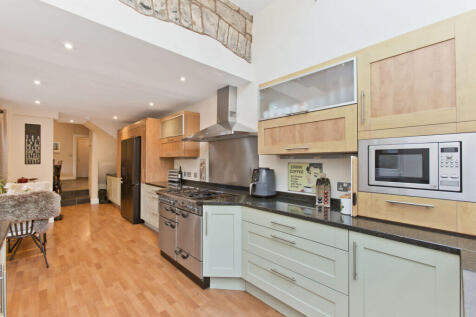 6 bed, 3 bath Semi-Detached in Edinburgh - Photo 13