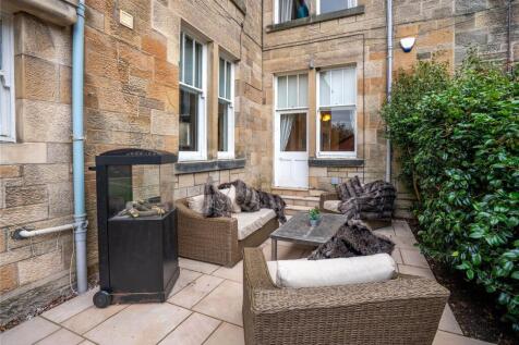 6 bed, 4 bath End of Terrace in Glasgow - Photo 29