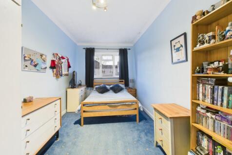 Presented by Clinton at EweMove Bexleyheath and Da