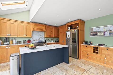 Tuffnells-Way-05.jpg